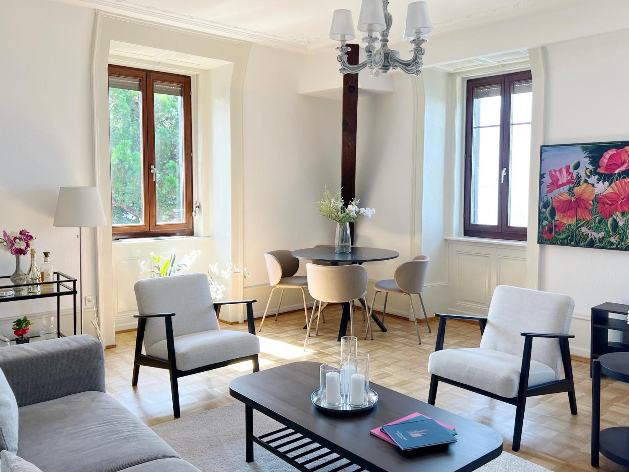Riviera Waterfront 3 Bedrooms Private Parking Apartment Montreux