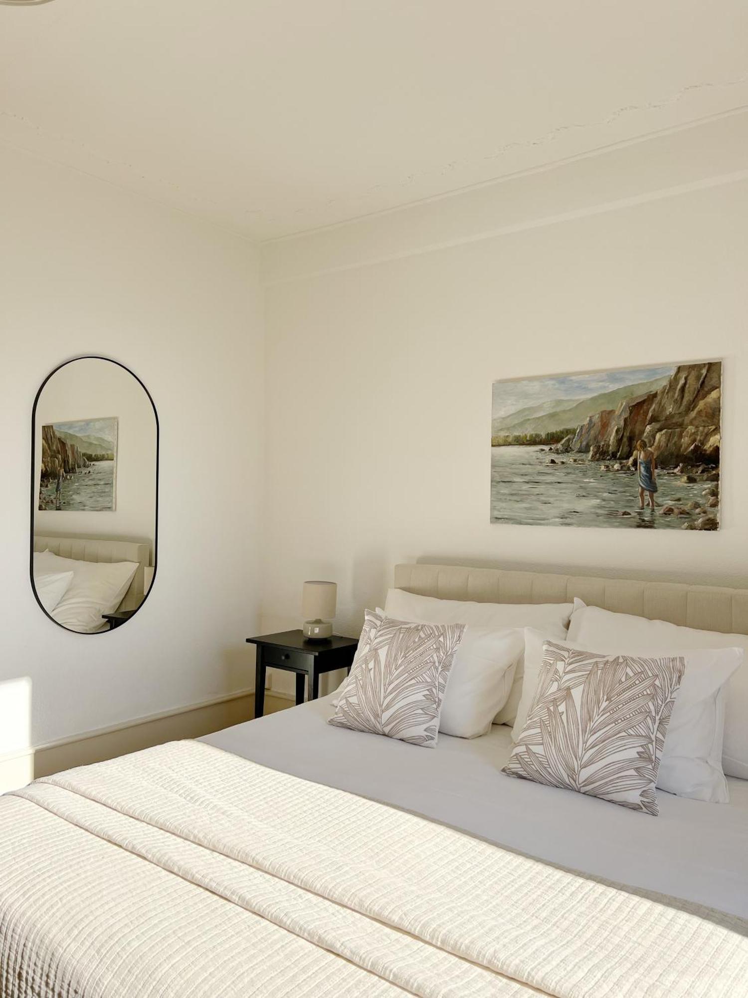 Riviera Waterfront 3 Bedrooms Private Parking *